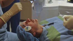 Lire la suite à propos de l’article Opération sur la myopie : les techniques de correction chirurgicales