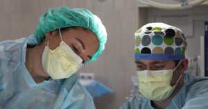 découvrez tout ce qu'il faut savoir sur la chirurgie de la cataracte, une procédure sécurisée et efficace pour restaurer la vision. informez-vous sur les méthodes modernes, le processus de récupération et les résultats attendus pour améliorer votre qualité de vie.